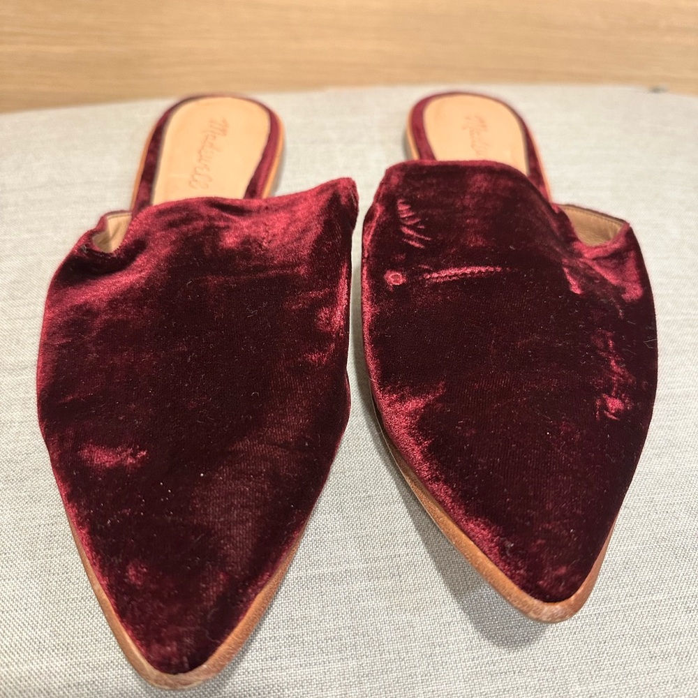 Madewell Velvet Mules in Deep Burgundy - Picture 3 of 3